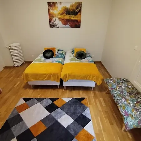 Spacieux Proche Du Centre Apartamento *