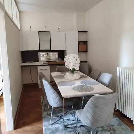 Spacieux Proche Du Centre *